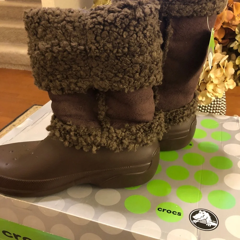 CROCS Dark Brown Fuzzy Lined Boots - Picture 5 of 8